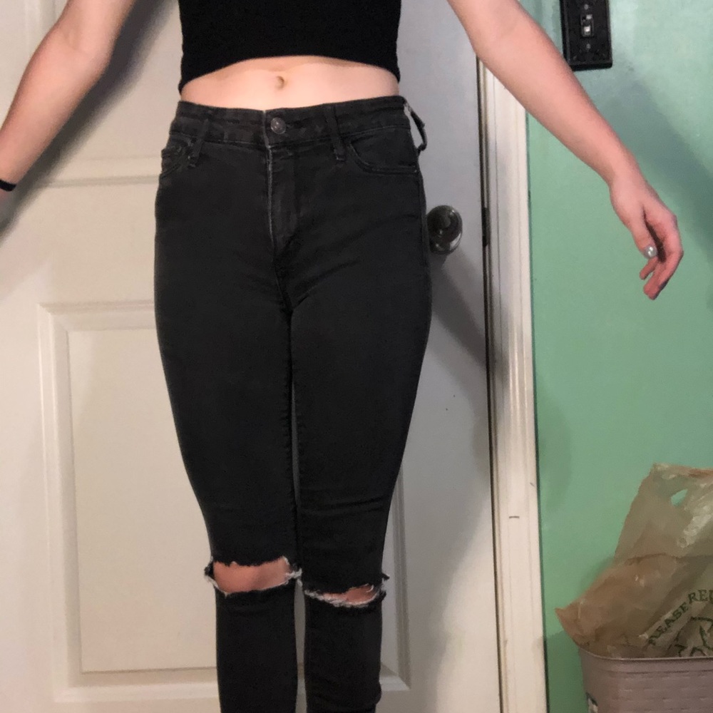 Abercrombie & fitch black knee ripped jeans